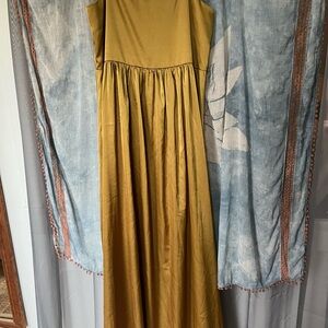 Mod Ref Olive Maxi Dress with Gathered Skirt